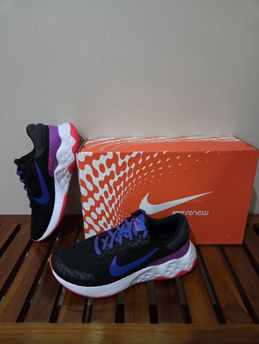 Nike Renew Women's Athletic Running Sneakers Sizes 7.5, 8 NEW